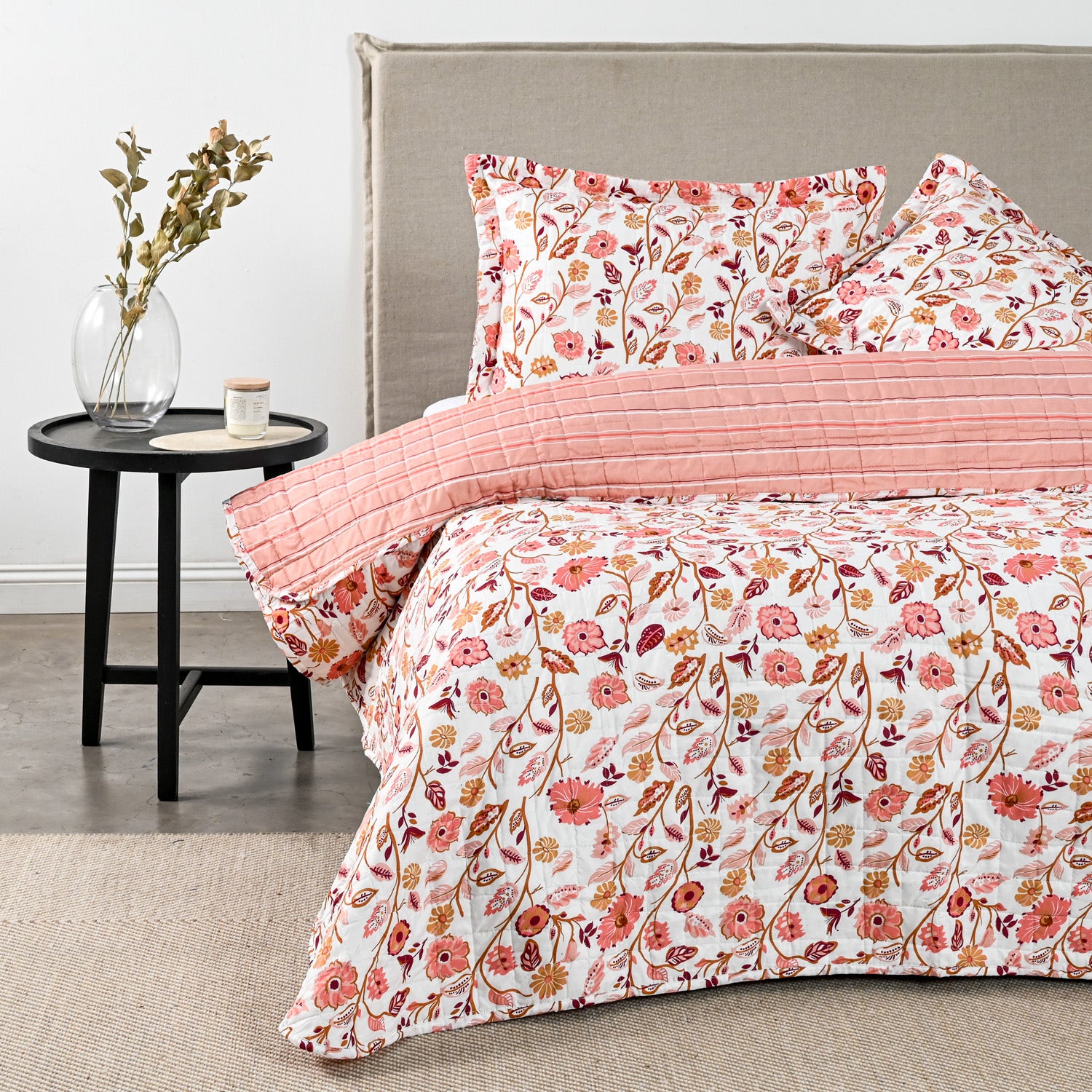 43644262b34e897f33ec9b24c145894a8ebcccc7905c3003c21b9f9e11bacaf7 Quilt King Tropico - Image 1
