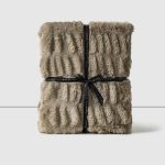 Manta Piel Snowy Taupe 127×152 cm - Image 3